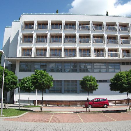 Debreceni Postas Ueduelo Ngoại thất bức ảnh